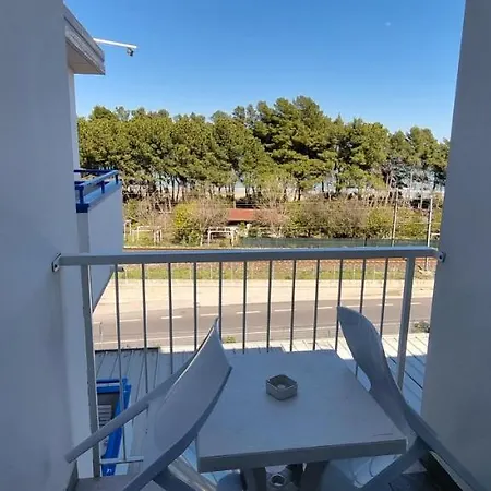 Mare Blu -- Boutique