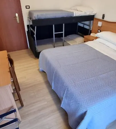 Mare Blu -- Boutique 3* Pineto