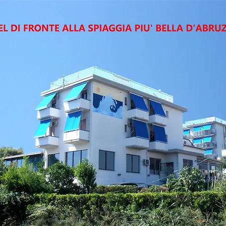 Mare Blu -- Boutique 3* Pineto