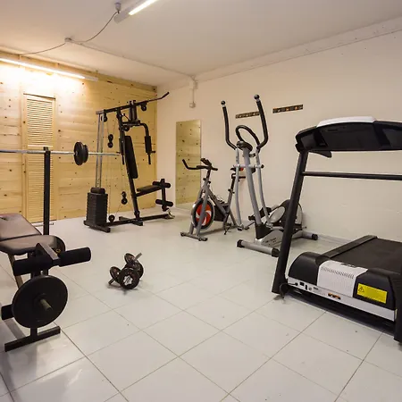 Mare Blu -- Boutique 皮内托