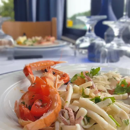 Mare Blu -- Boutique 酒店 皮内托