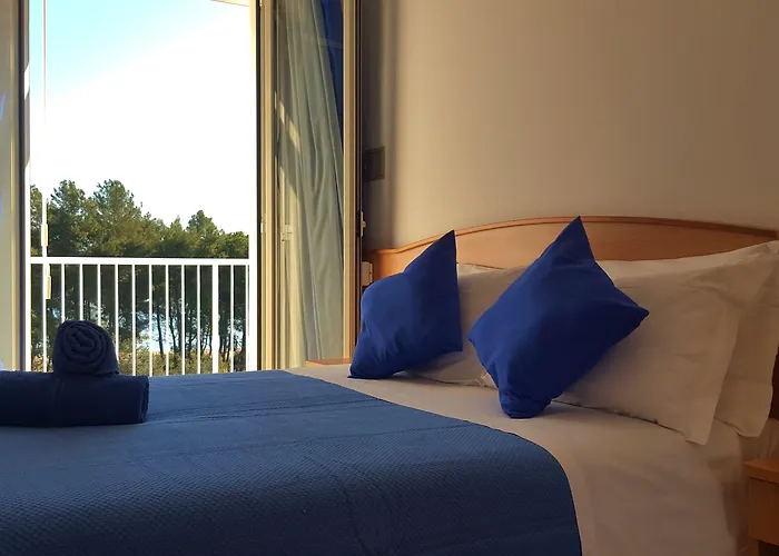 Mare Blu -- Boutique