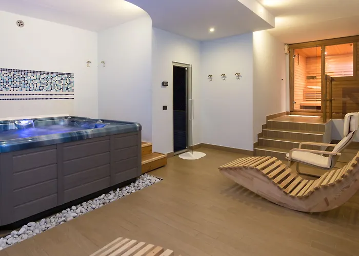 Mare Blu -- Boutique Pineto