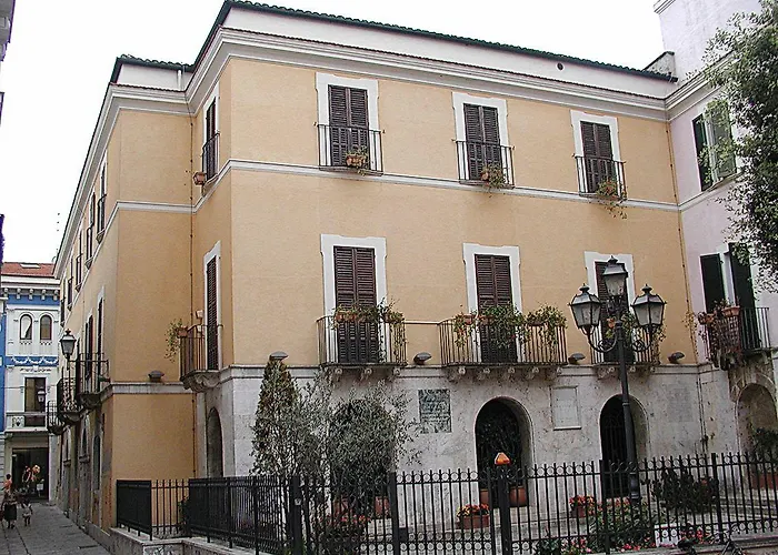 Mare Blu -- Boutique